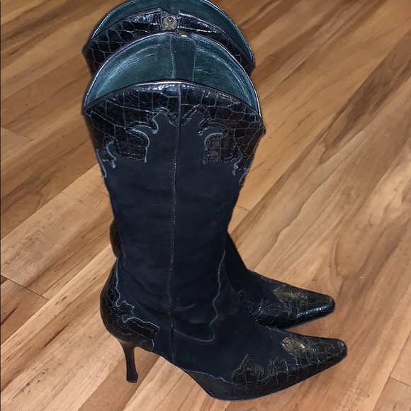 Donald J Pliner Vane Suede and Leather Embossed - Picture 3 of 7